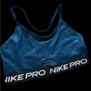 Nike Pro Women's Teal Sports Bra